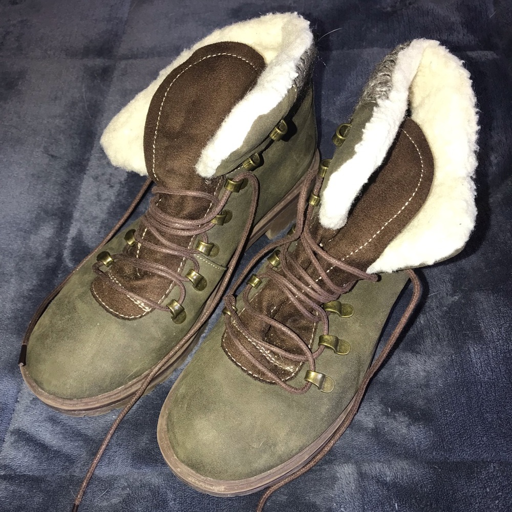 Target Mossimo green hiking boot